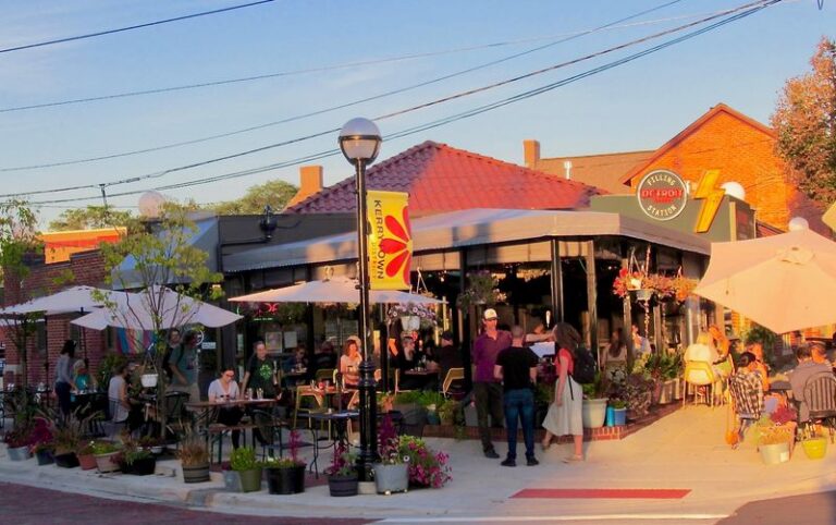 This 1925 Michigan Gas Station Now Serves Plant-Based Comfort Food Even Meat Lovers Drive For