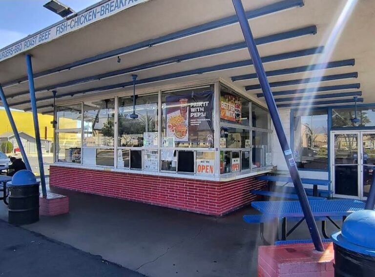 This Little California Roadside Drive-In Has Been Feeding Road-Trippers The Same Cravings Since 1974