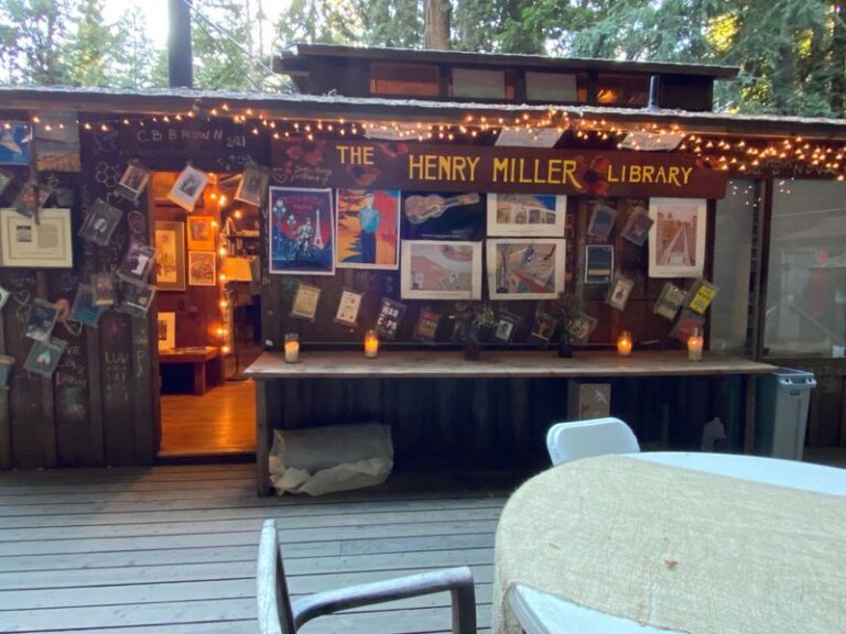 This Hidden California Literary Haven Turns A Quick Bookstore Stop Into A Whole Afternoon
