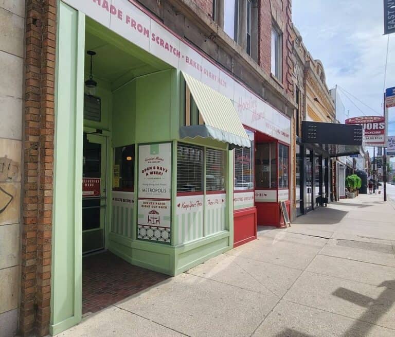 This Family-Run Illinois Pie Shop Bakes Sour Cream Raisin And Gooseberry Pies From A Grandmother’s Recipe Box