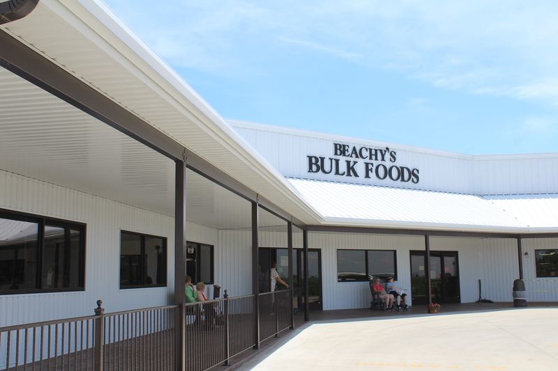 9 Illinois Amish Spots Where Baked Goods Cost Less Than The Supermarket