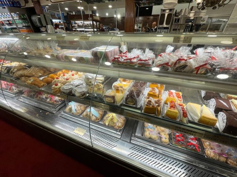 Five Generations Of One Family Are Still Filling Pastry Shells On The Same New York Block Since 1892