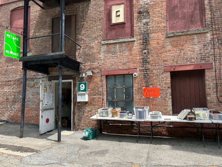 This New York Craft Thrift Store Is Packed With Fabric, Yarn, And Supplies Someone Else Never Used