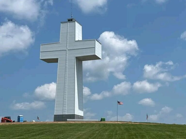 The 111-Foot White Cross Towering Over Southern Illinois That Most Road-Trippers Drive Right Past