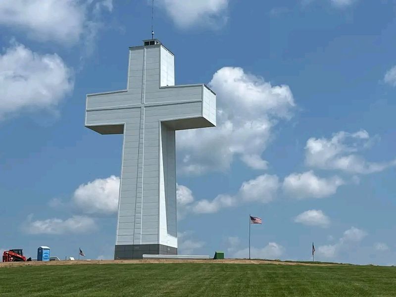 The 111-Foot White Cross Towering Over Southern Illinois That Most Road-Trippers Drive Right Past