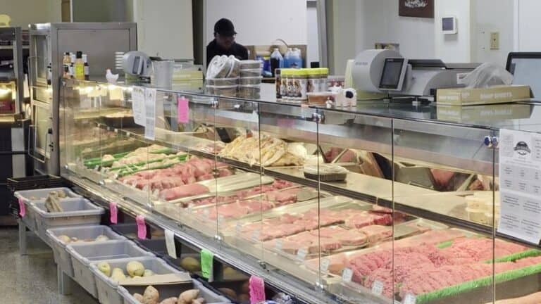 9 Illinois Small-Town Stops Where Pierogi, Kolaches And Sausage Make One Delicious Weekend Loop