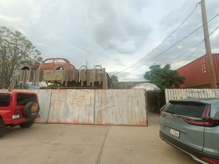 This Haunted Texas Italian Restaurant Has A Lady In White Story Diners Still Whisper About