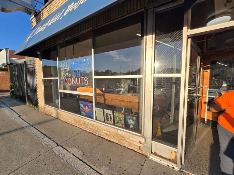This Cash-Only Michigan Bakery Has Rolled Old-Fashioned Donuts By Hand Since The 1940s – And Still Sells Out By Noon