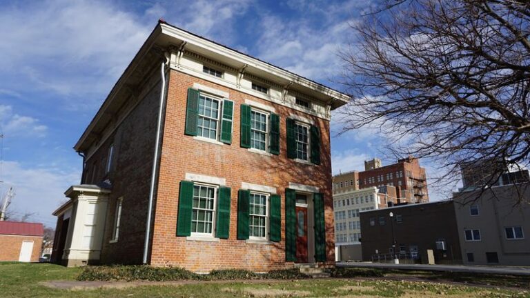 5 Illinois Underground Railroad Stops Still Standing Where Ordinary Families Sheltered Freedom Seekers