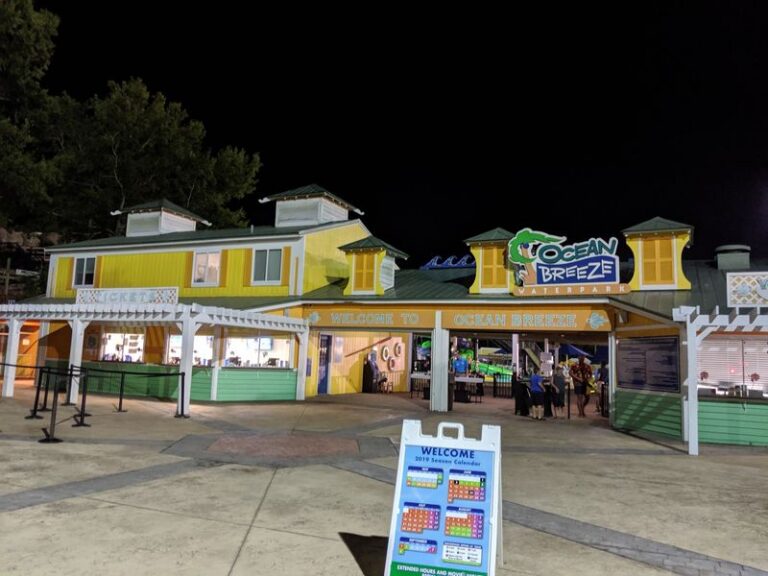 This Massive Virginia Waterpark Sends the Kids Home and Turns Into a Grown-Ups’ Night Out