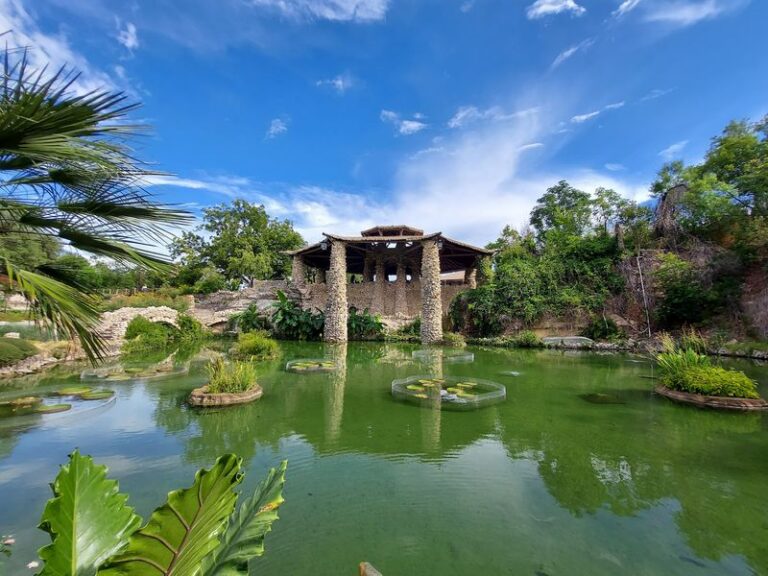 This Free Texas Garden Hides Stone Bridges, Koi Ponds And A Waterfall That Feels Too Good To Be True